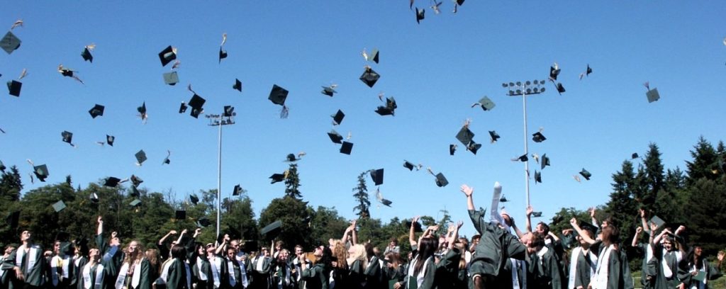 graduation_teen_high_school_student_graduate_diploma_success_achievement-1063601.jpg!d